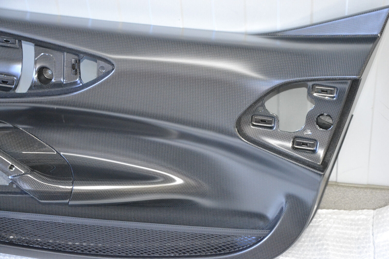 Ferrari SF90 Stradale Door Trim cover Carbon fiber OEM, Part number: 876212 876167