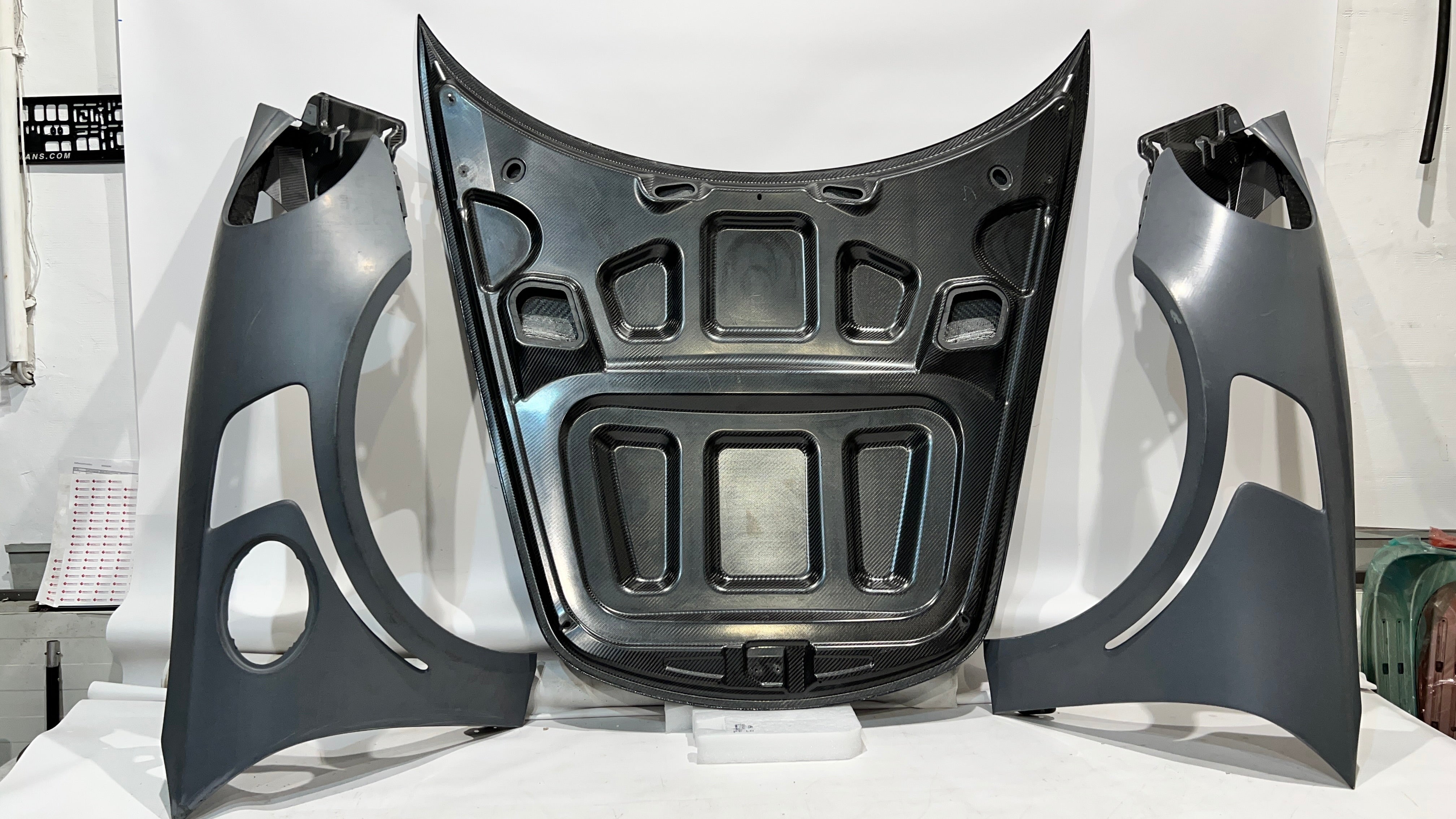Porsche GT2RS / GT3RS fenders and front hood, Carbon, OEM Part