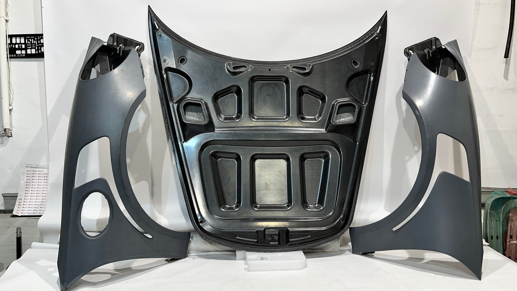 Porsche GT2RS / GT3RS fenders and front hood, Carbon, OEM Part
