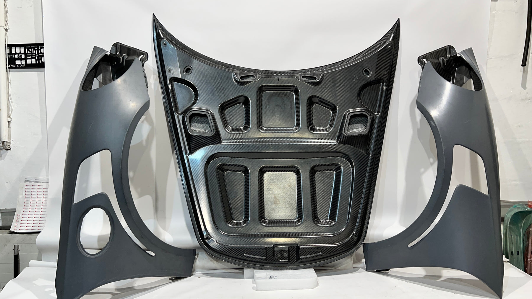 Porsche GT2RS / GT3RS fenders and front hood, Carbon, OEM Part