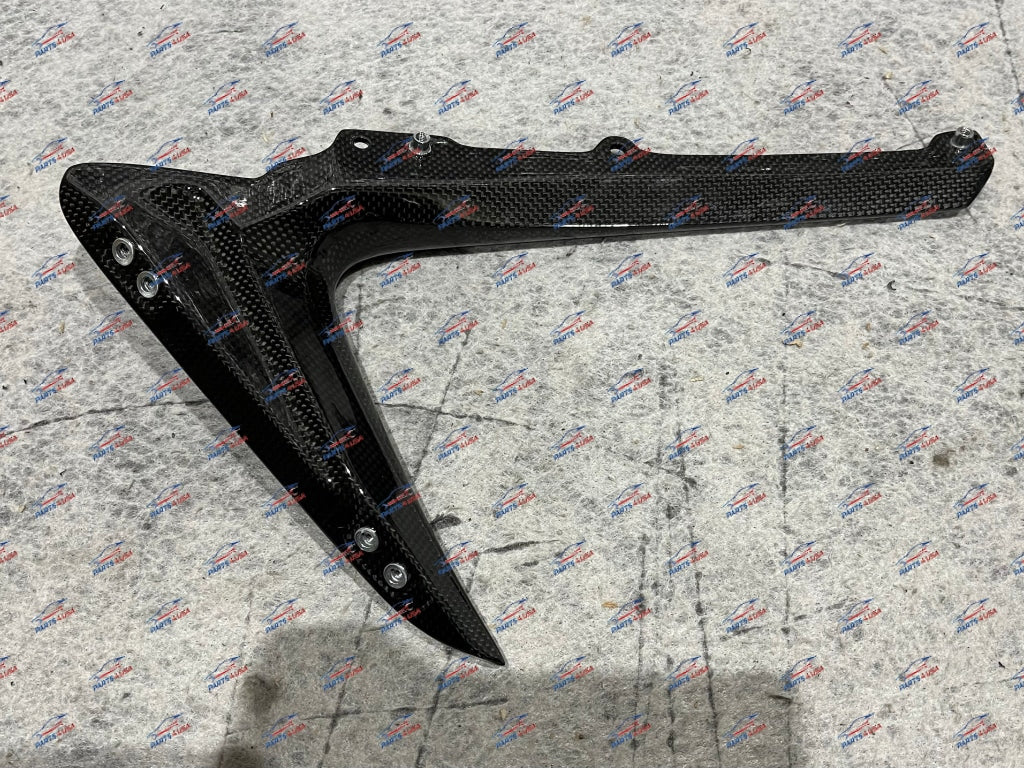 Ferrari Pista Lh Lateral Under-Chin Element Carbon Part Number: 807967 Bumper
