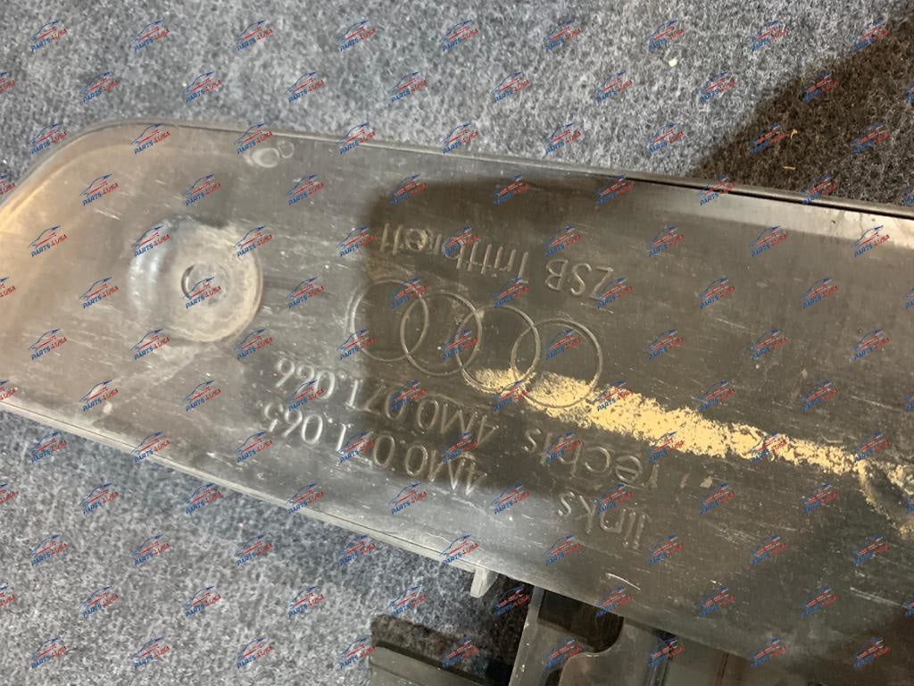 Lamborghini Urus Running Board Step Bar Oem Part Number: 4M0071065