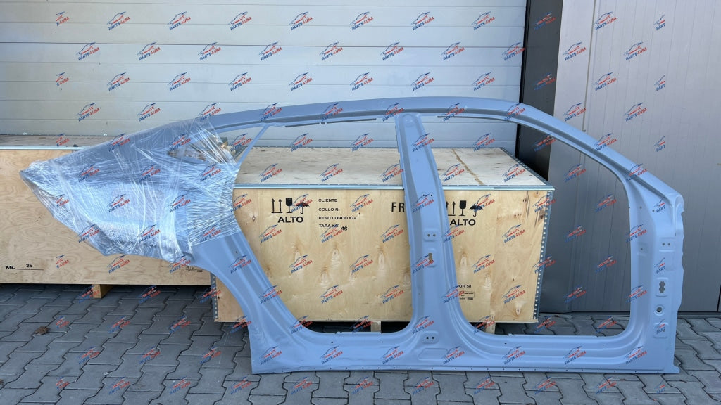 Lamborghini Urus Side Panel Right Part Number: 4Ml809030