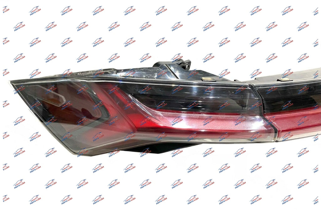 Lamborghini Urus Taillight Left Usa Version Part Number: 4Ml945069A 4Ml945071A