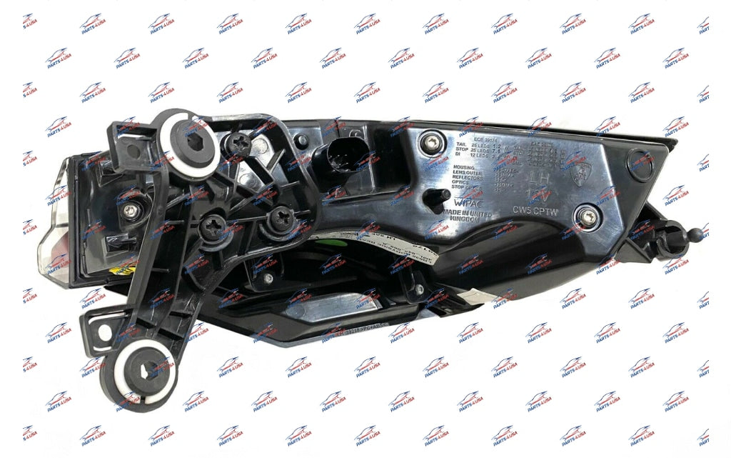 Lamborghini Urus Taillight Left Usa Version Part Number: 4Ml945069A 4Ml945071A