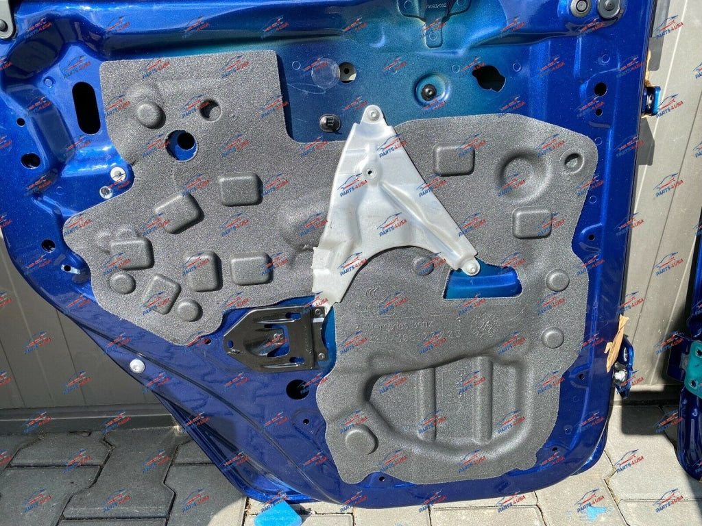 Mercedes Benz Amg G63 W463 Rear Door L + R Part Number: 4637308200003