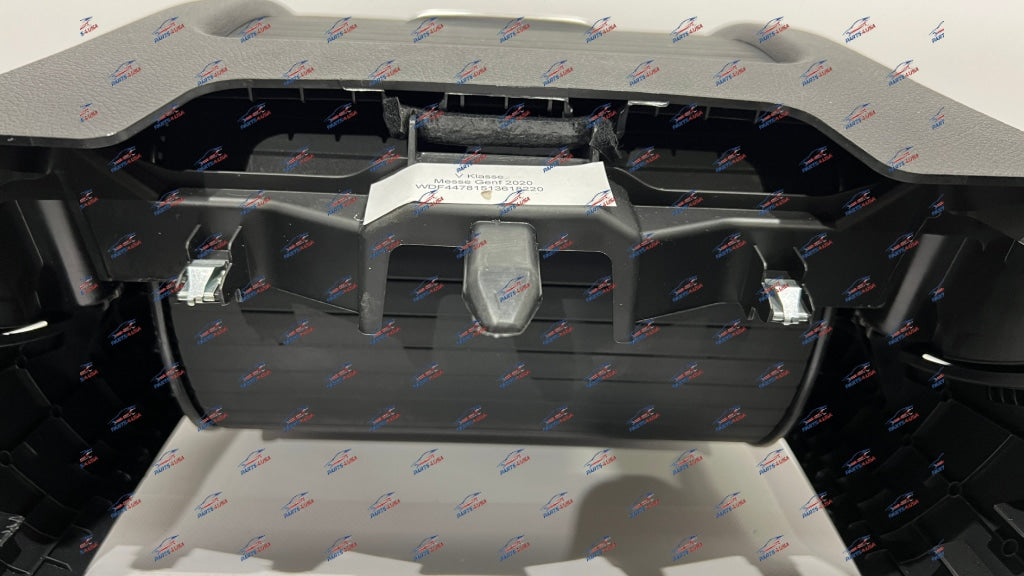 Mercedes Benz V Class Center Console Part Number: A4476800631