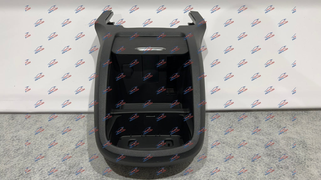 Mercedes Benz V Class Center Console Part Number: A4476800631