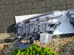 Bugatti Chiron Super sport 300+ headlight, OEM, Part number: 5B4941035D, 5B4941036D