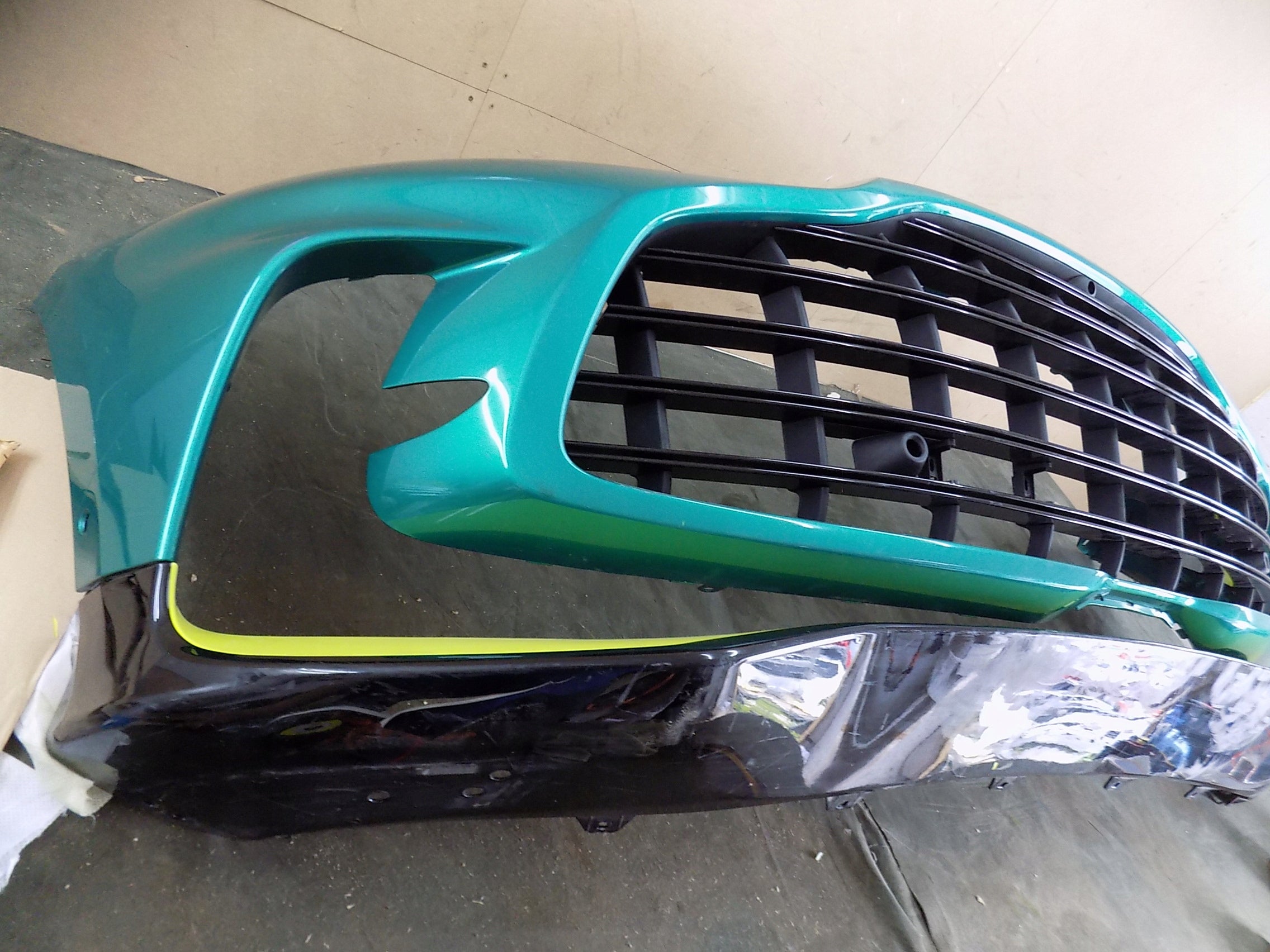 Aston Martin DBX 707 front bumper with lower spoiler, OEM, Part number: NY8317D957A