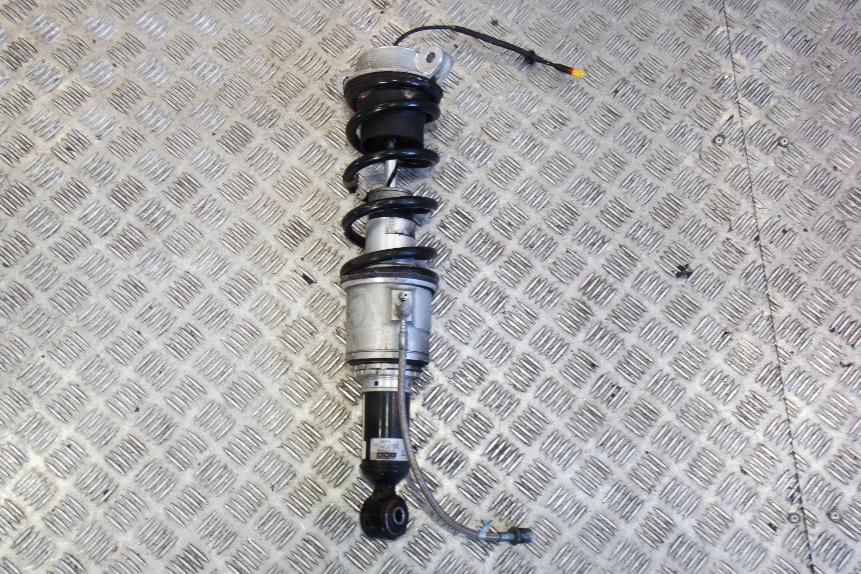 Ferrari 488 PISTA RH Suspension version with LIFT, OEM, Part number: 340843