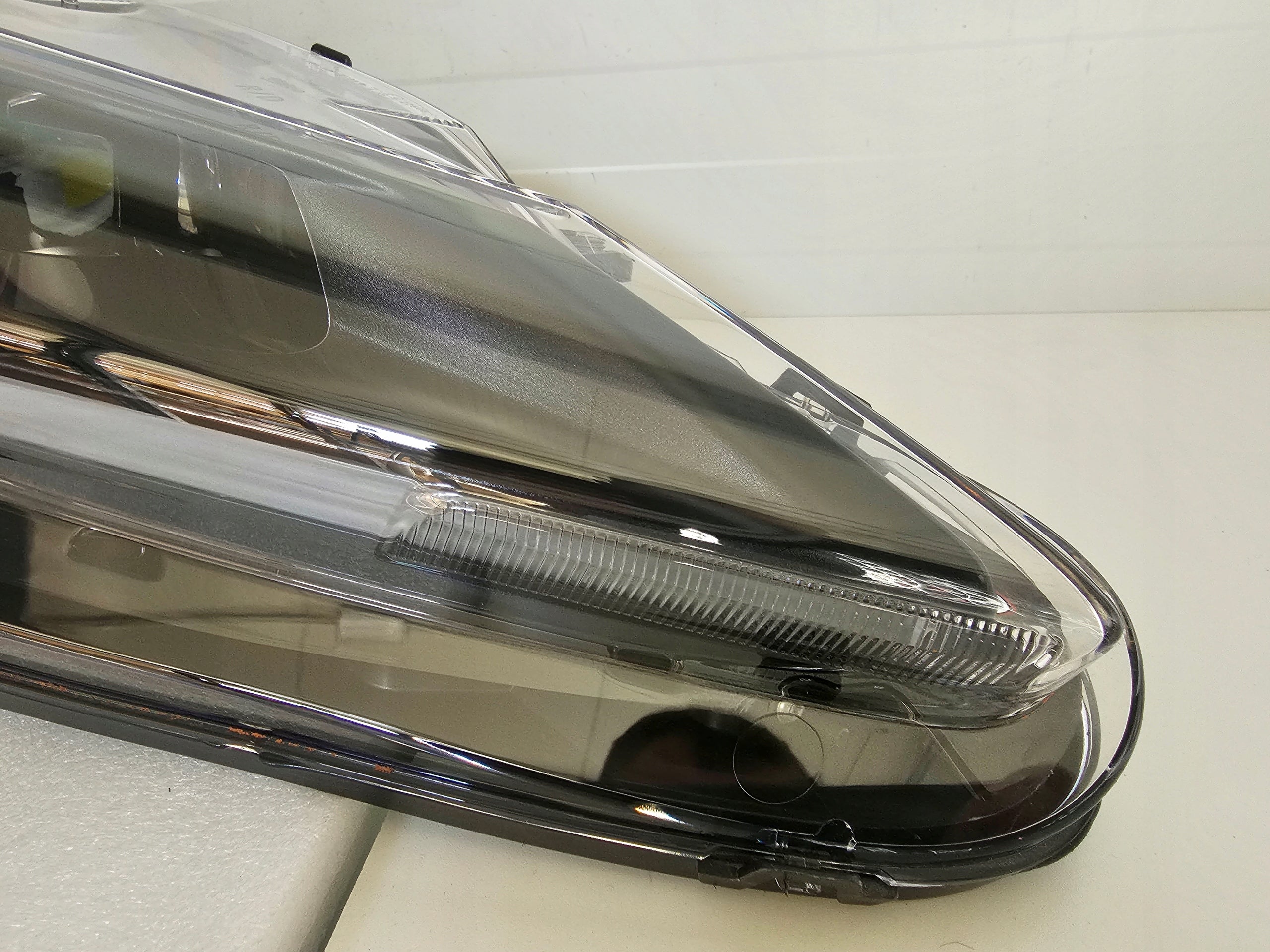 Ferrari F8 Tributo spider RIGHT Headlight, OEM, Part number: 863978