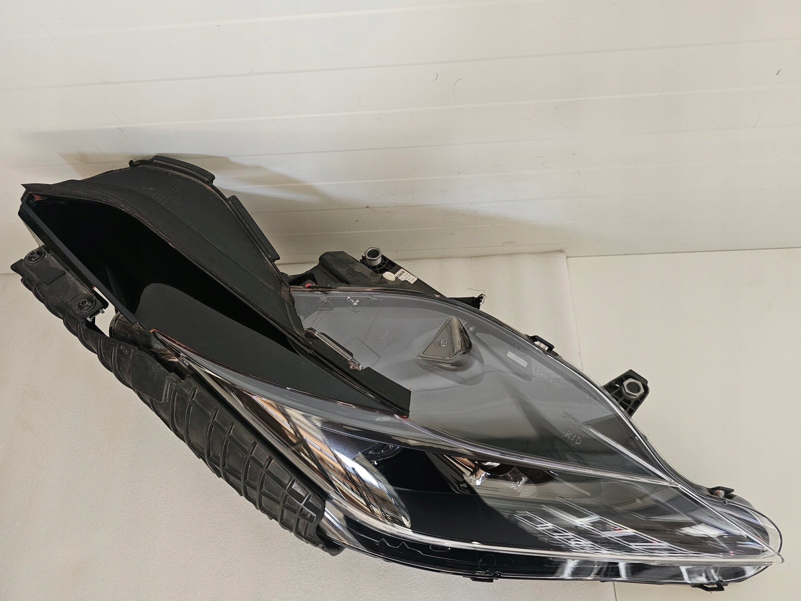 Ferrari F8 Tributo spider RIGHT Headlight, OEM, Part number: 863978