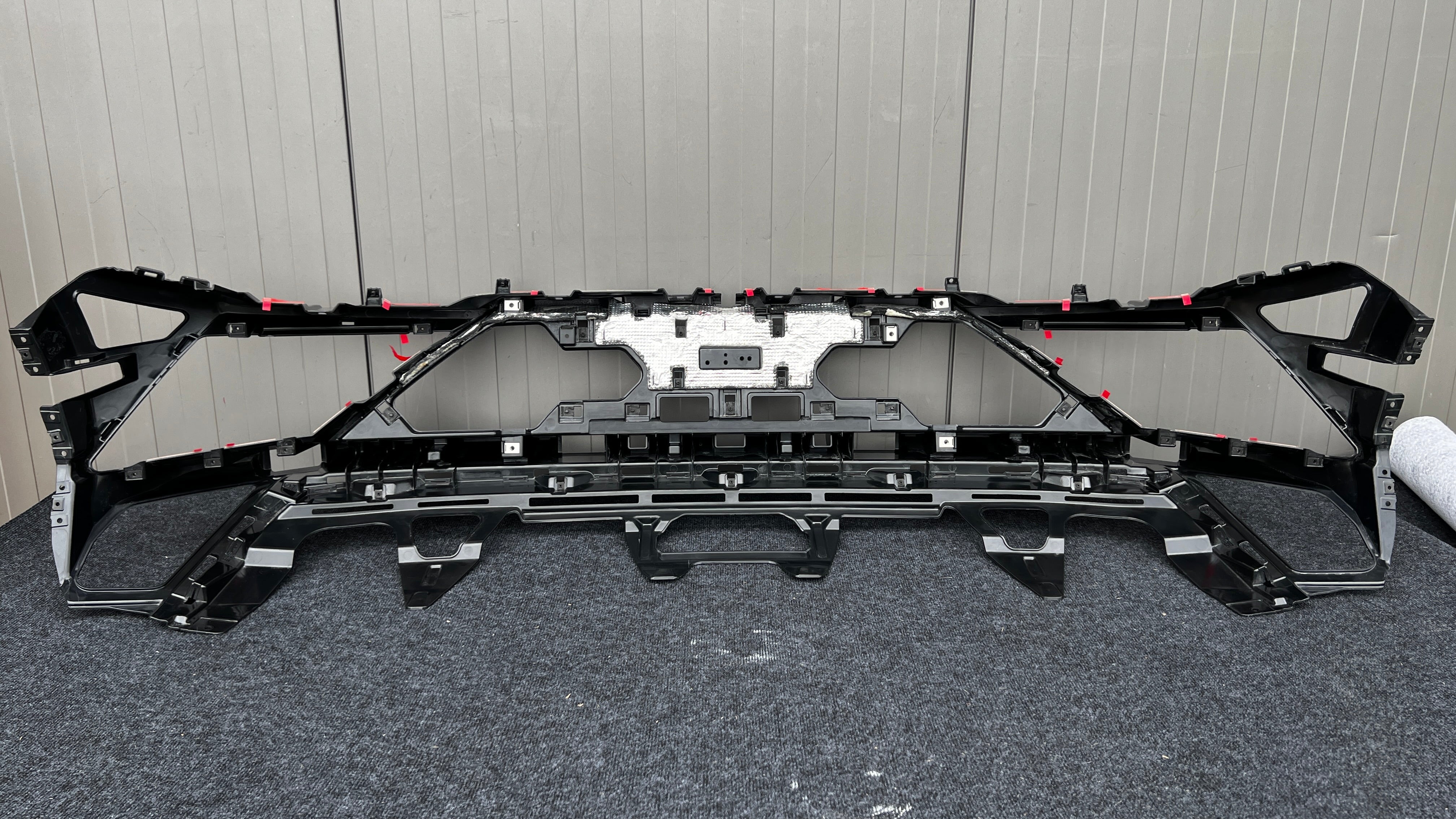 Lamborghini huracan EVO rear bumper reinforcement bracket, OEM, Part number: