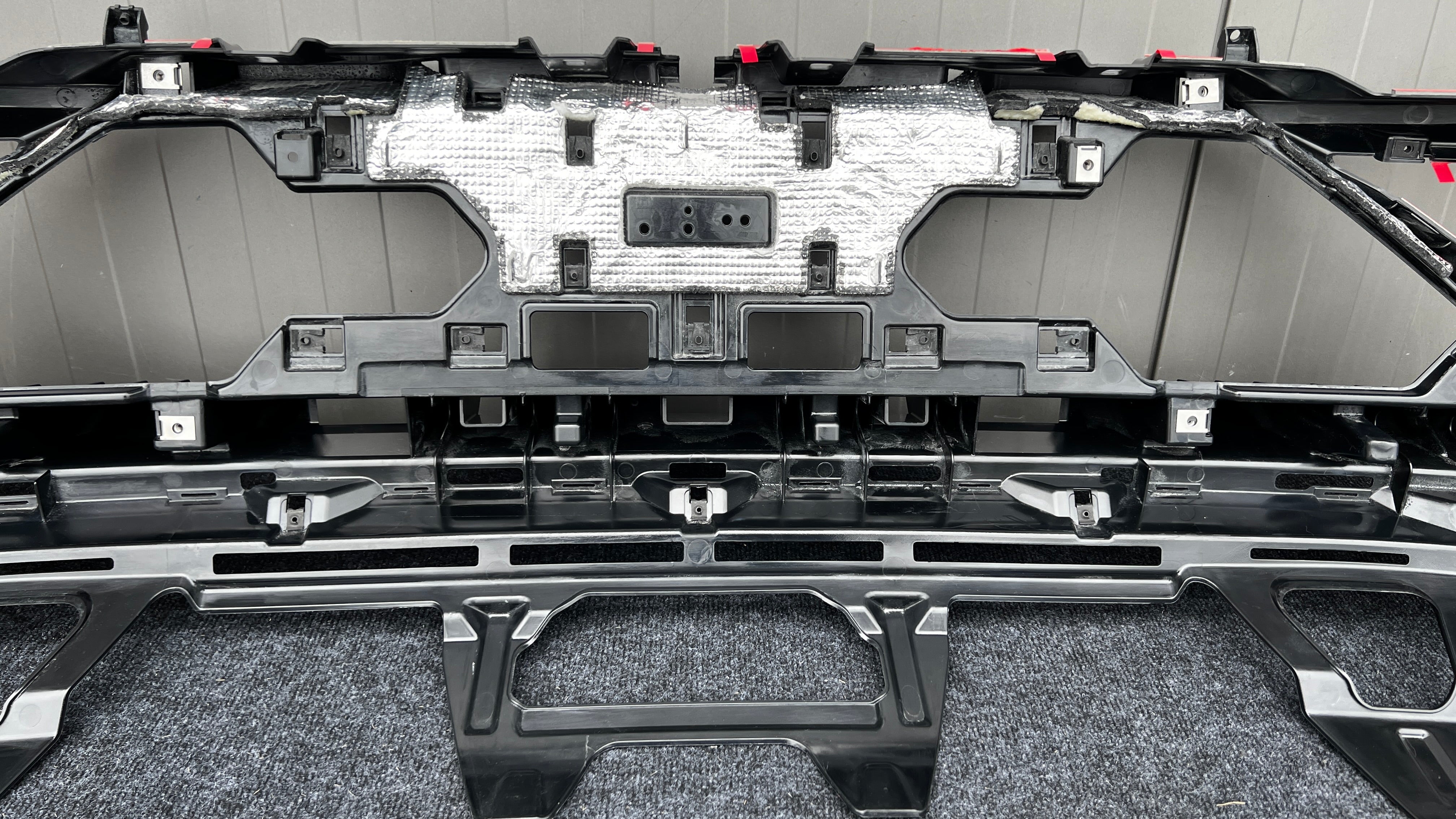 Lamborghini huracan EVO rear bumper reinforcement bracket, OEM, Part number: