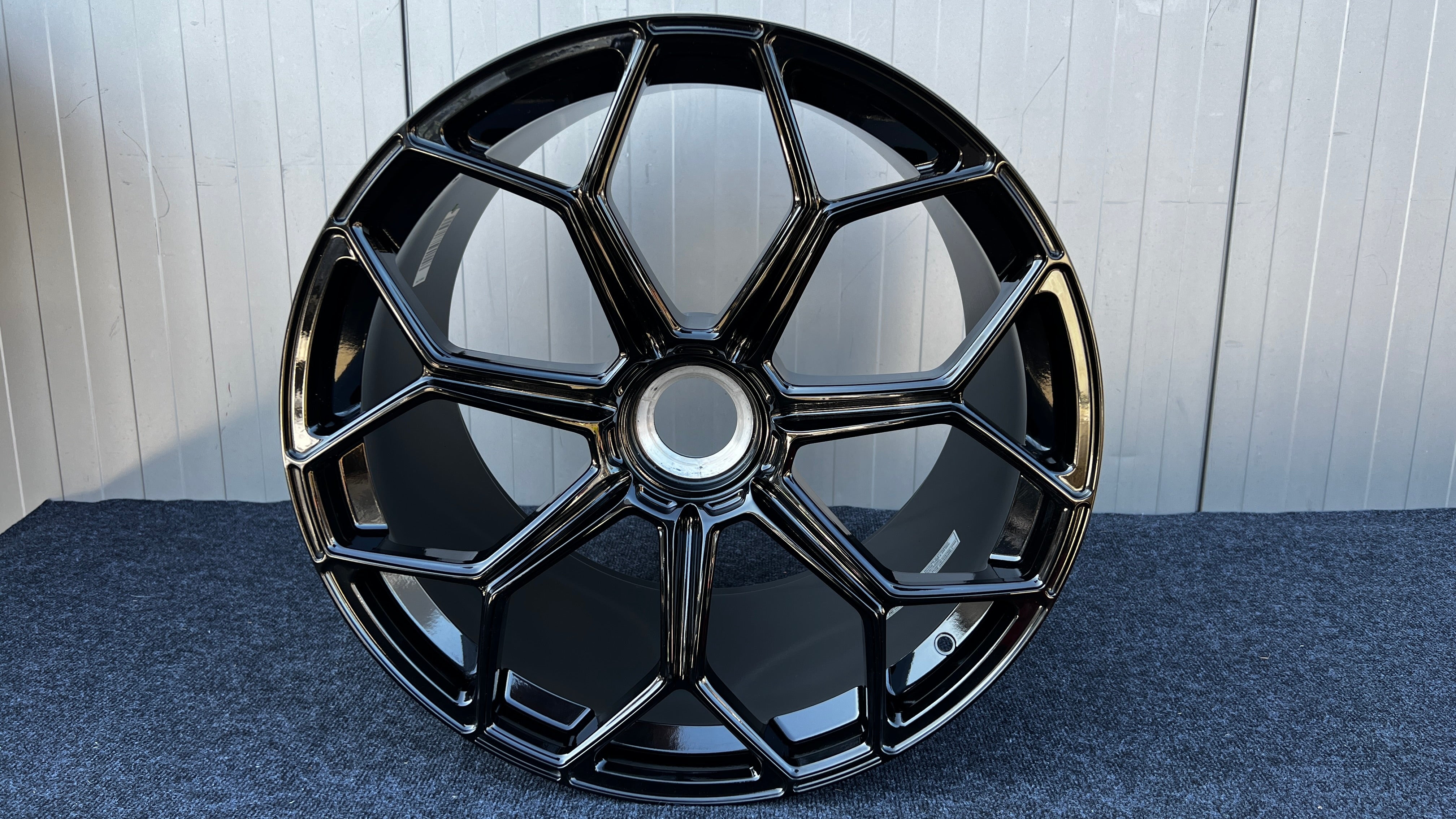Lamborghini Aventador SVj Wheel glossy black, OEM, part number: 470601