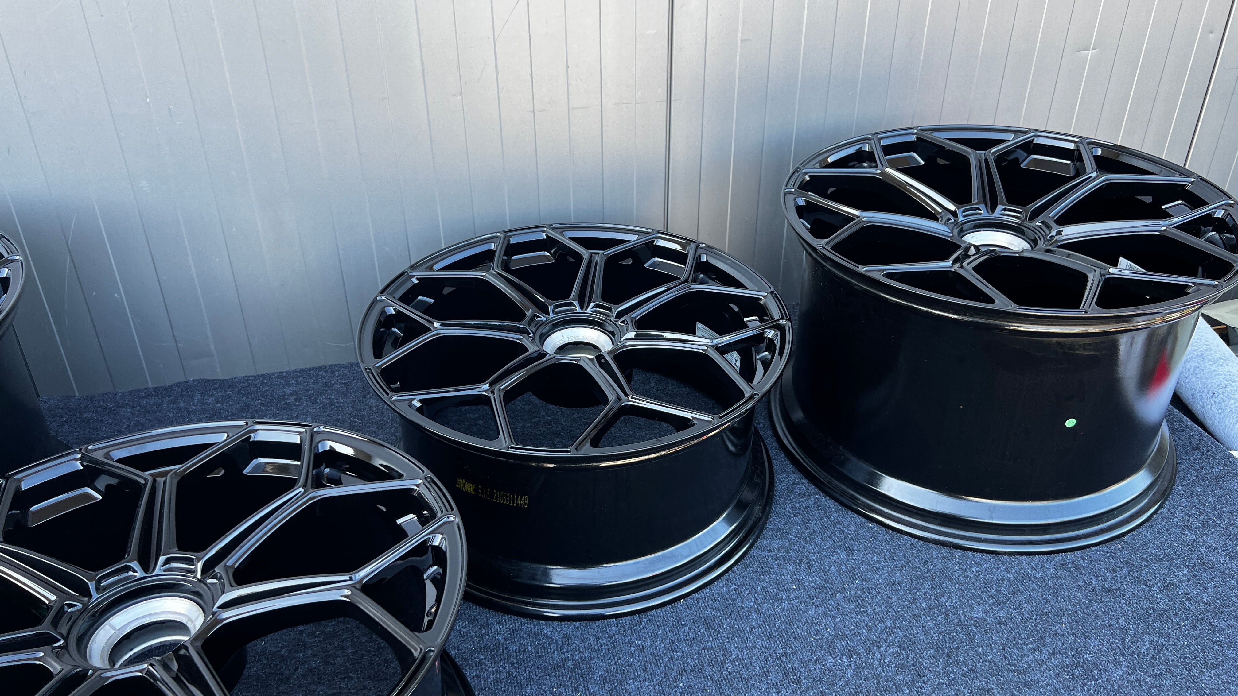 Lamborghini Aventador SVj Wheel glossy black, OEM, part number: 470601017BH, 470601017BJ