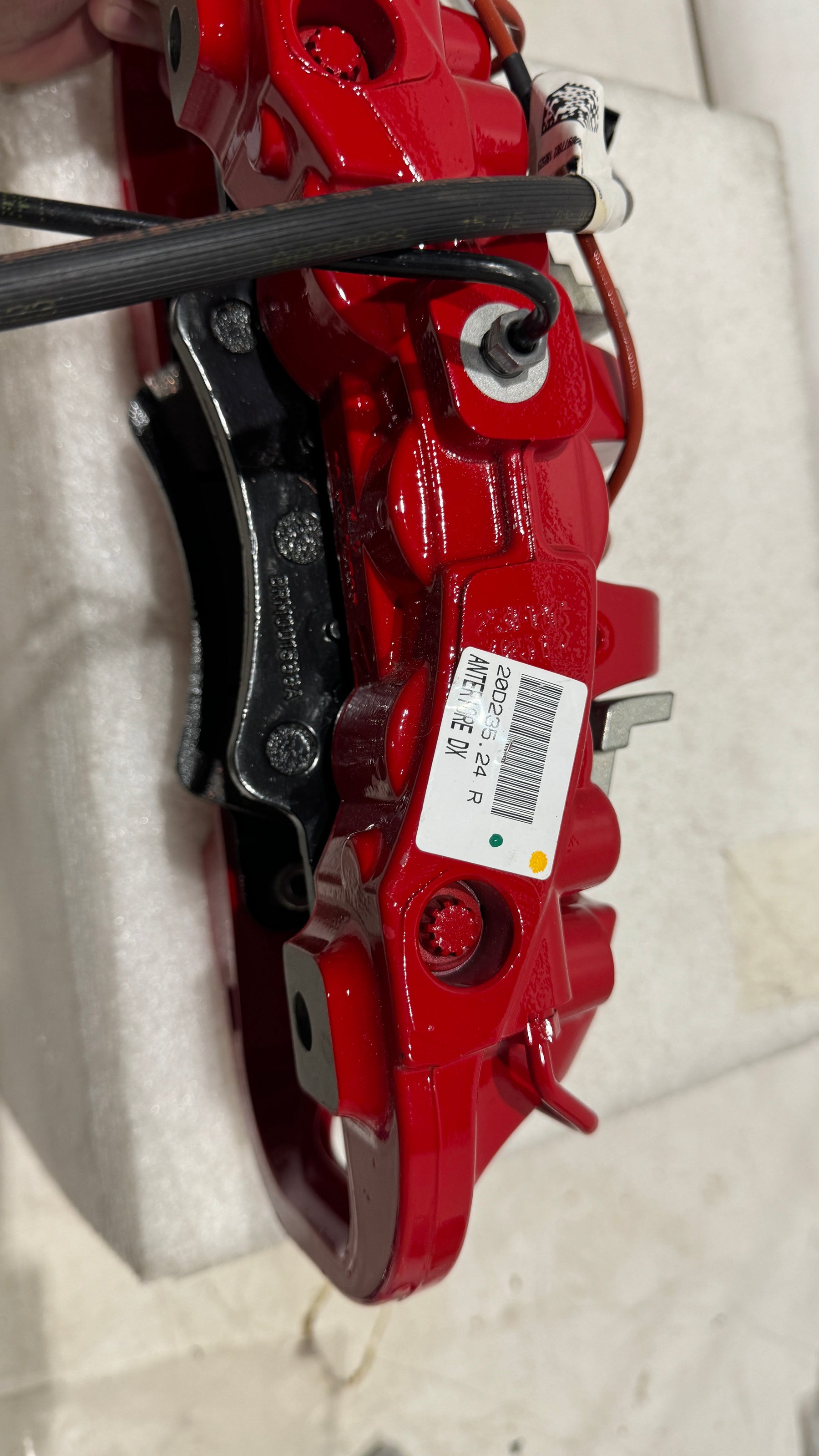 Ferrari 488 GTB Spider Front RH Caliper with pads RED, OEM, Part number: 328375