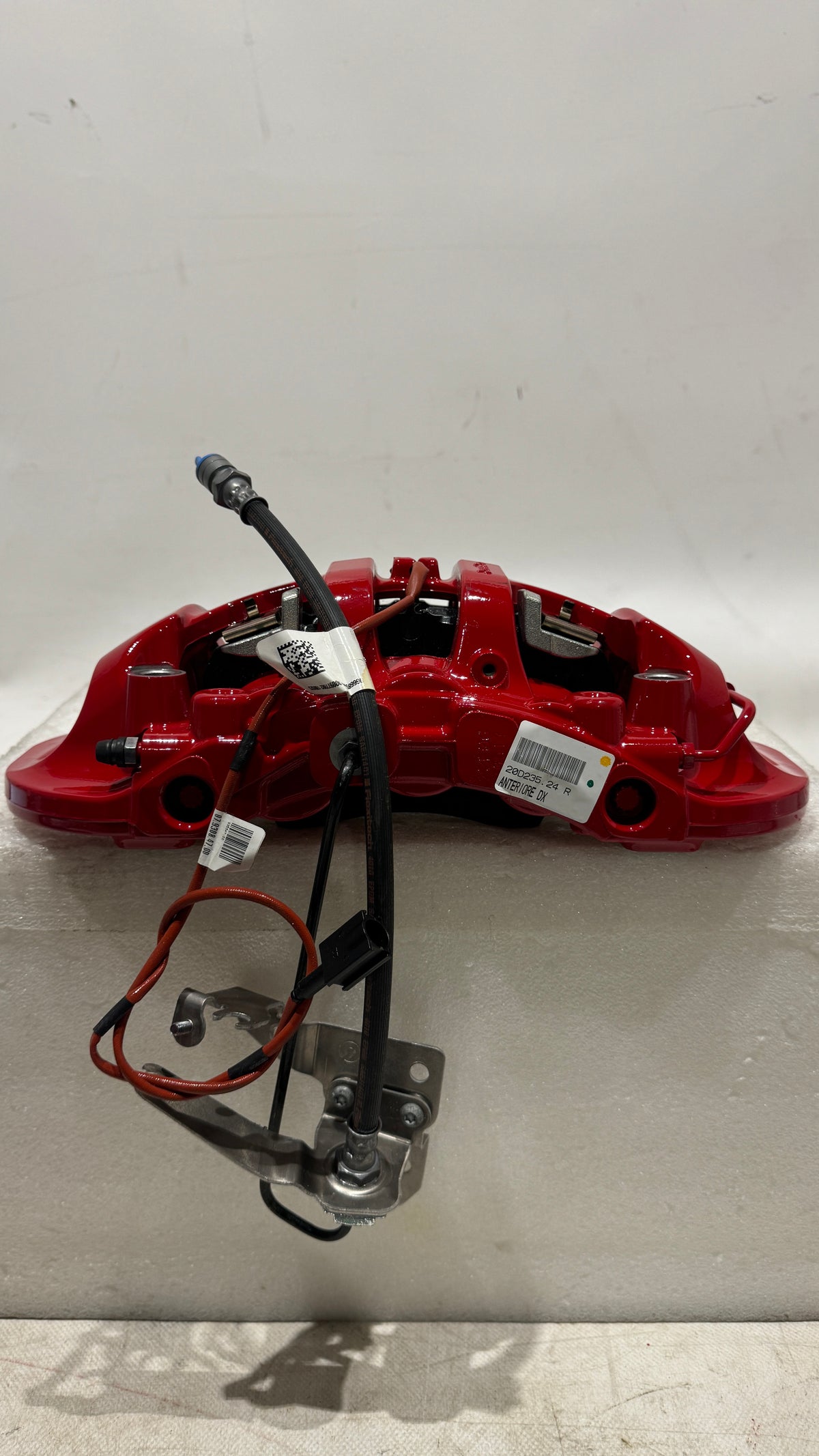 Ferrari 488 GTB Spider Front RH Caliper with pads RED, OEM, Part number: 328375