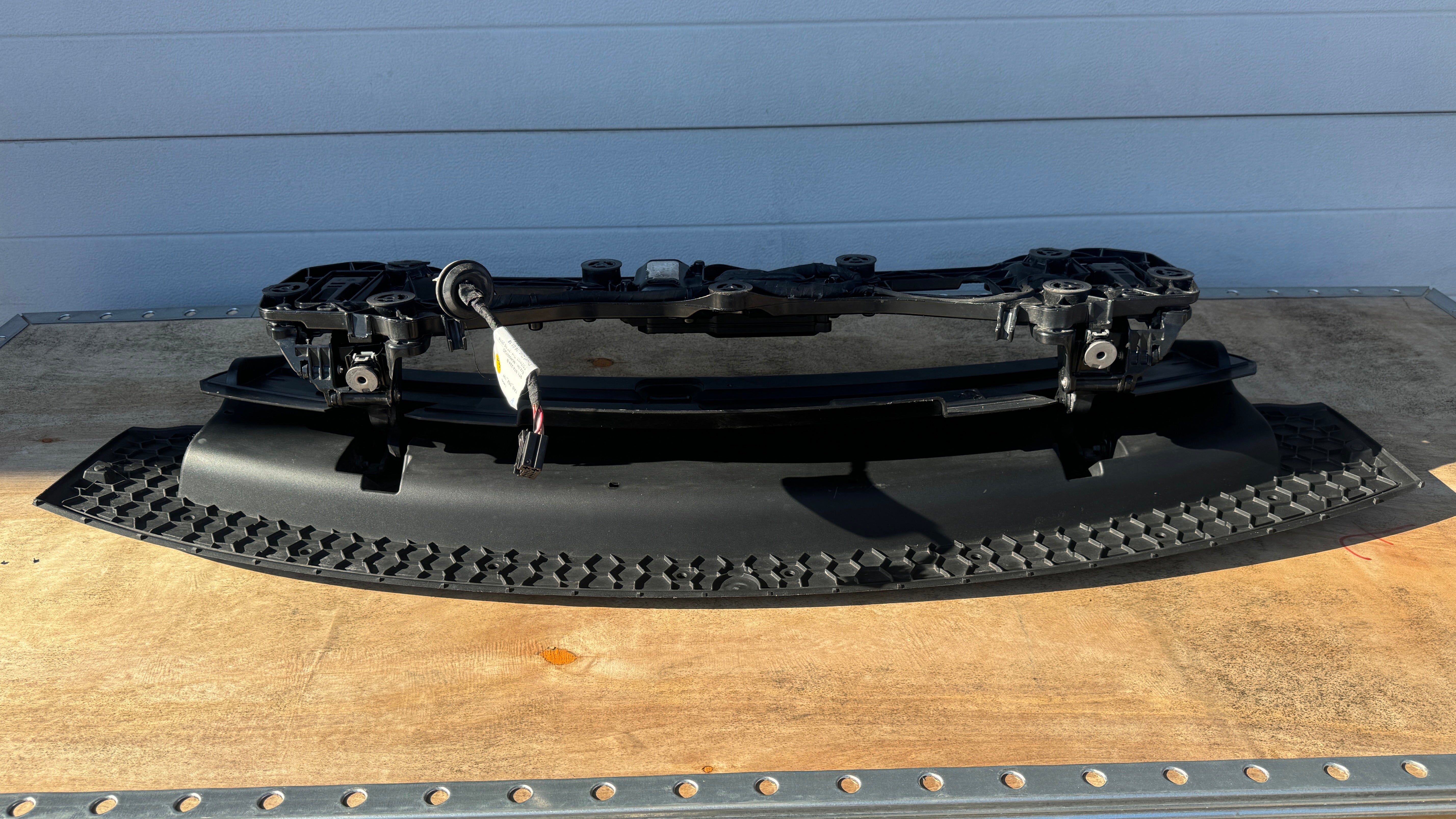 Porsche 911 992 Carrera S Rear Spoiler mechanism complete, OEM, Part number: 9P1959944B
