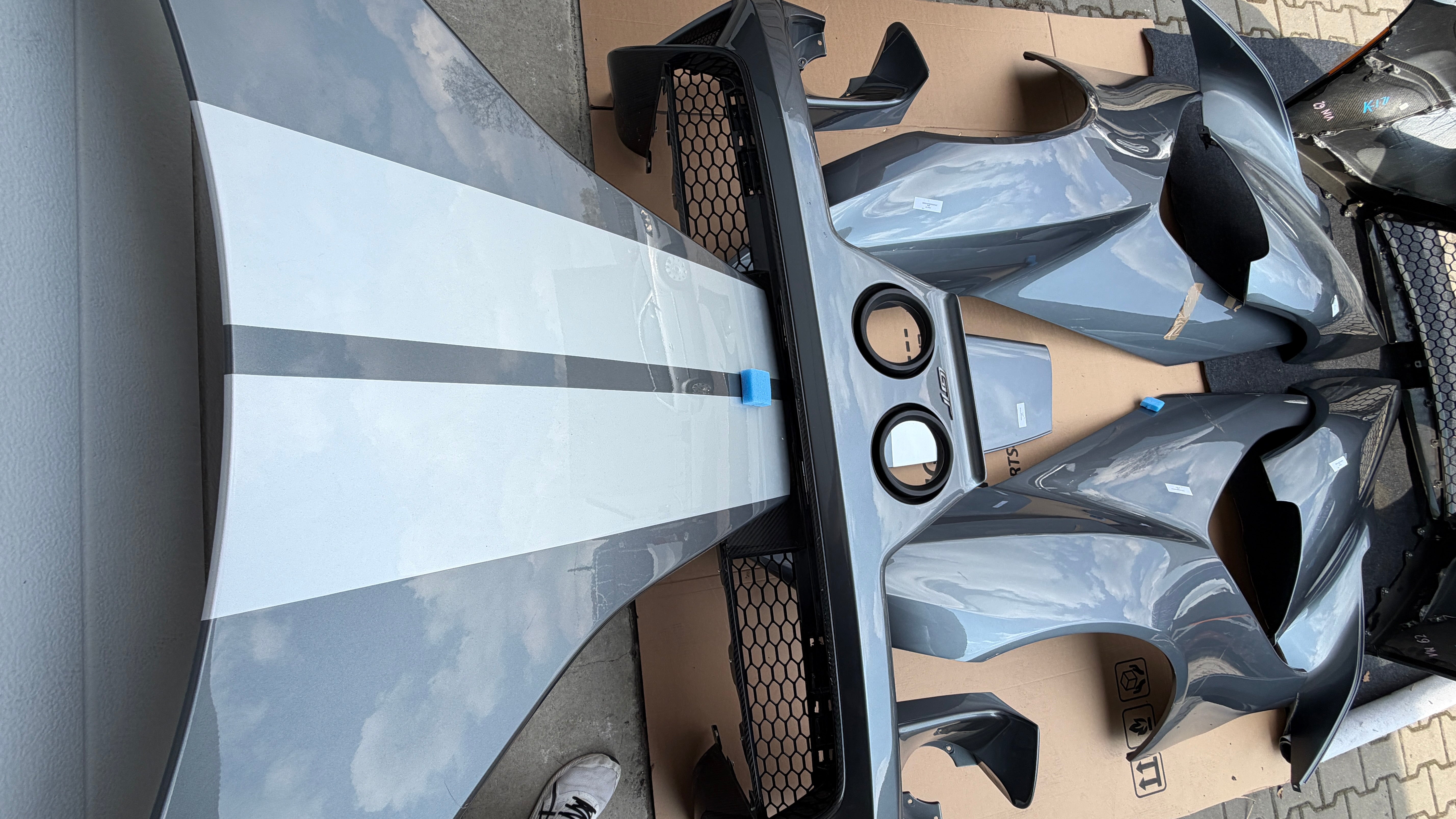FORD GT OEM full complete body, Genuine