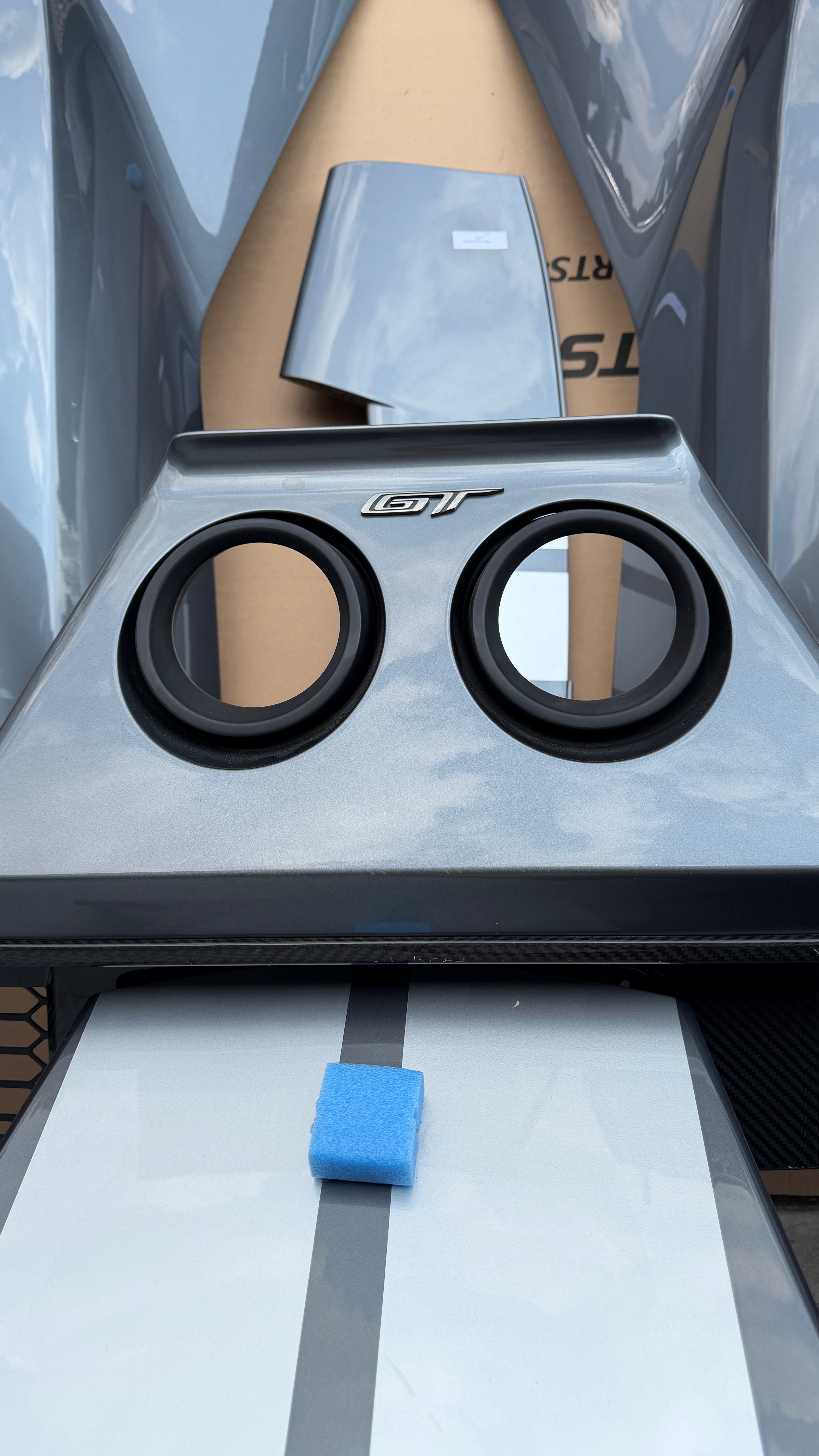 FORD GT OEM full complete body, Genuine