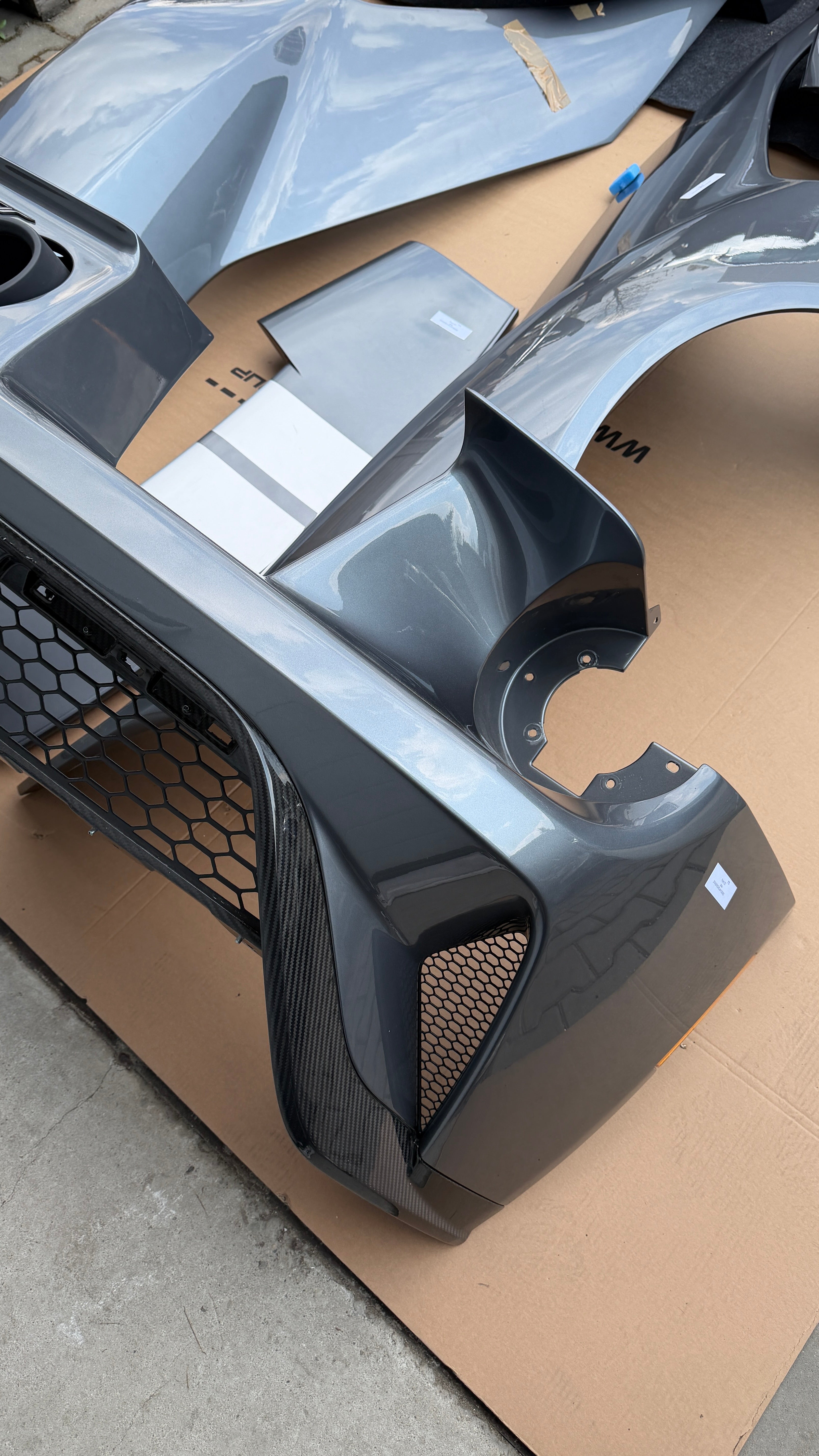 FORD GT OEM full complete body, Genuine
