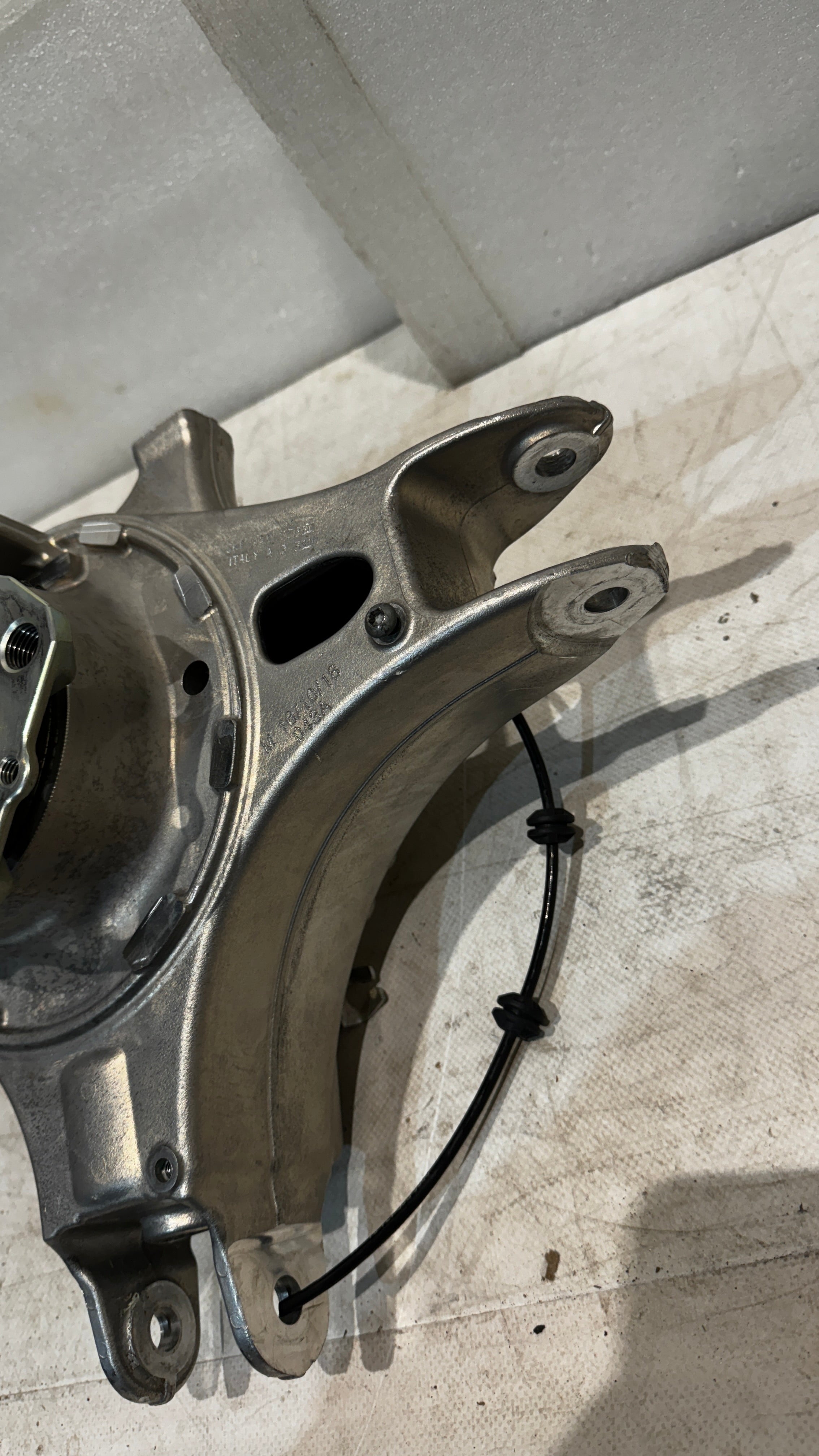 Ferrari 458 488 812 FF F12 TDF California LH Rear Knuckle OEM, Part nu