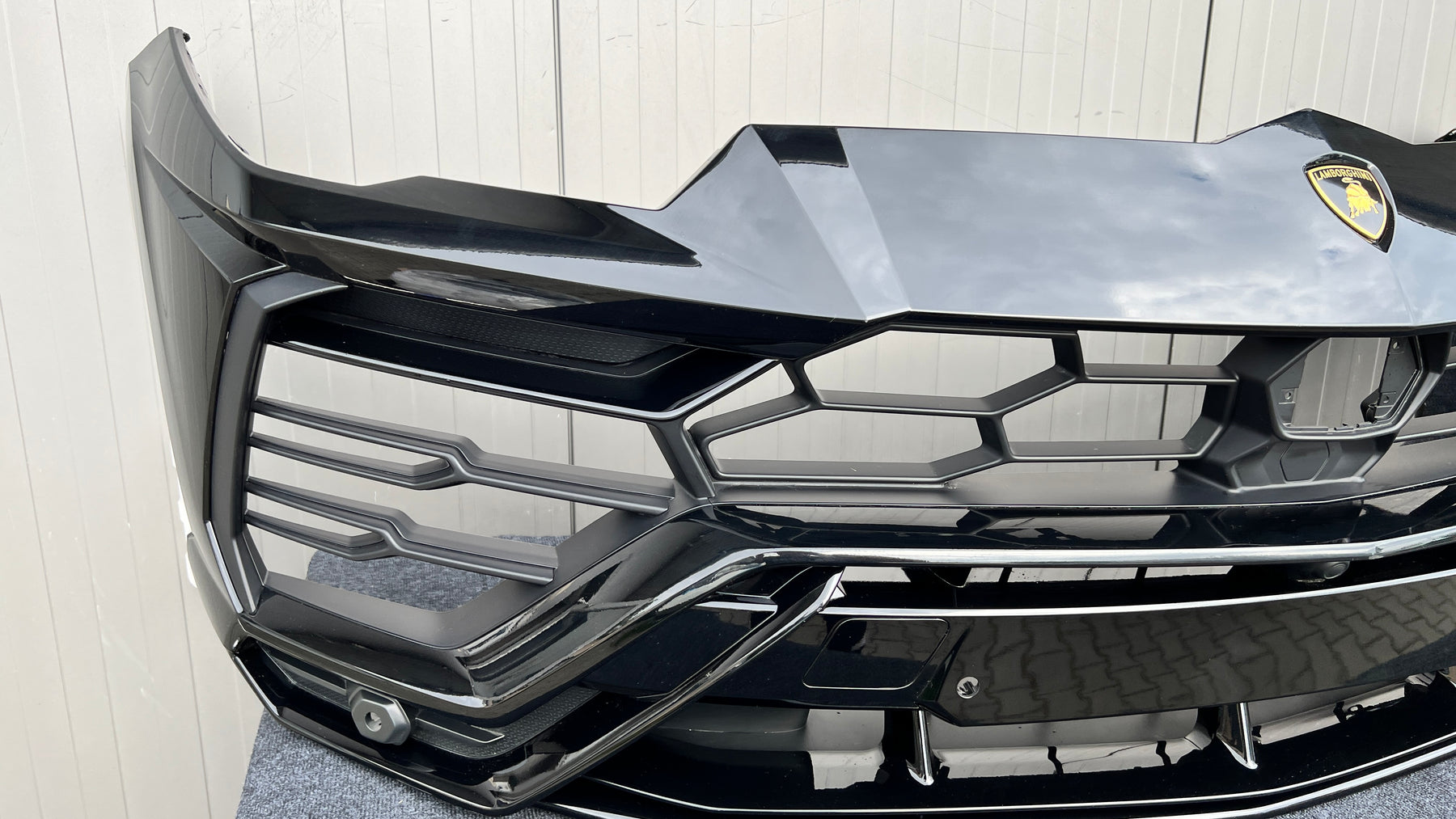 Lamborghini URUS front bumper complete, OEM, Part number: 4ML807437