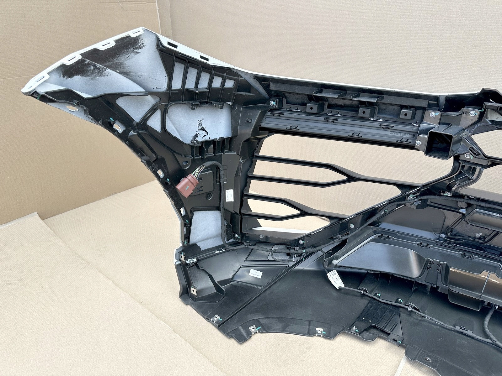 Lamborghini URUS SE Front and Rear bumper, OEM, Part number: