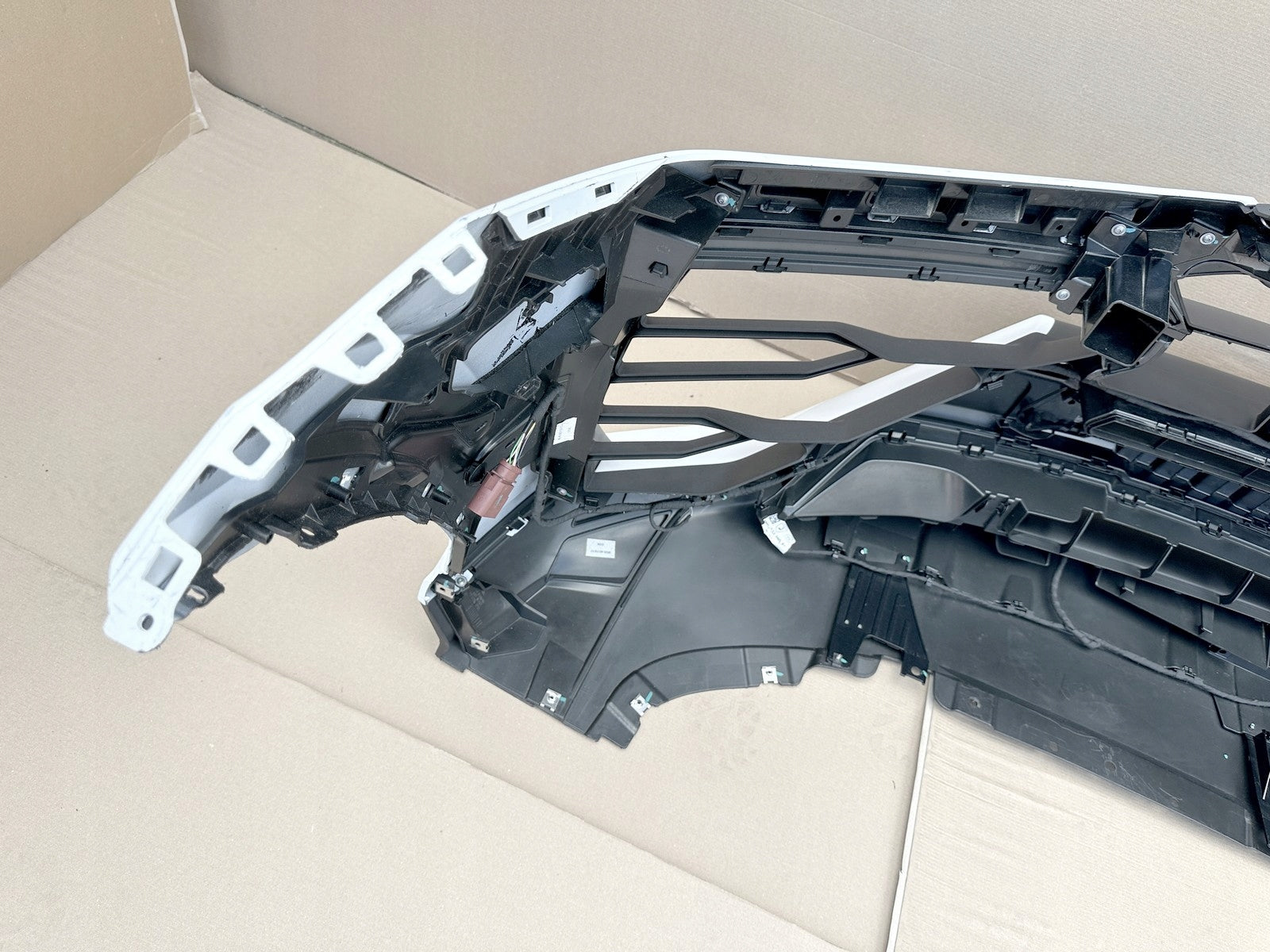 Lamborghini URUS SE Front and Rear bumper, OEM, Part number: