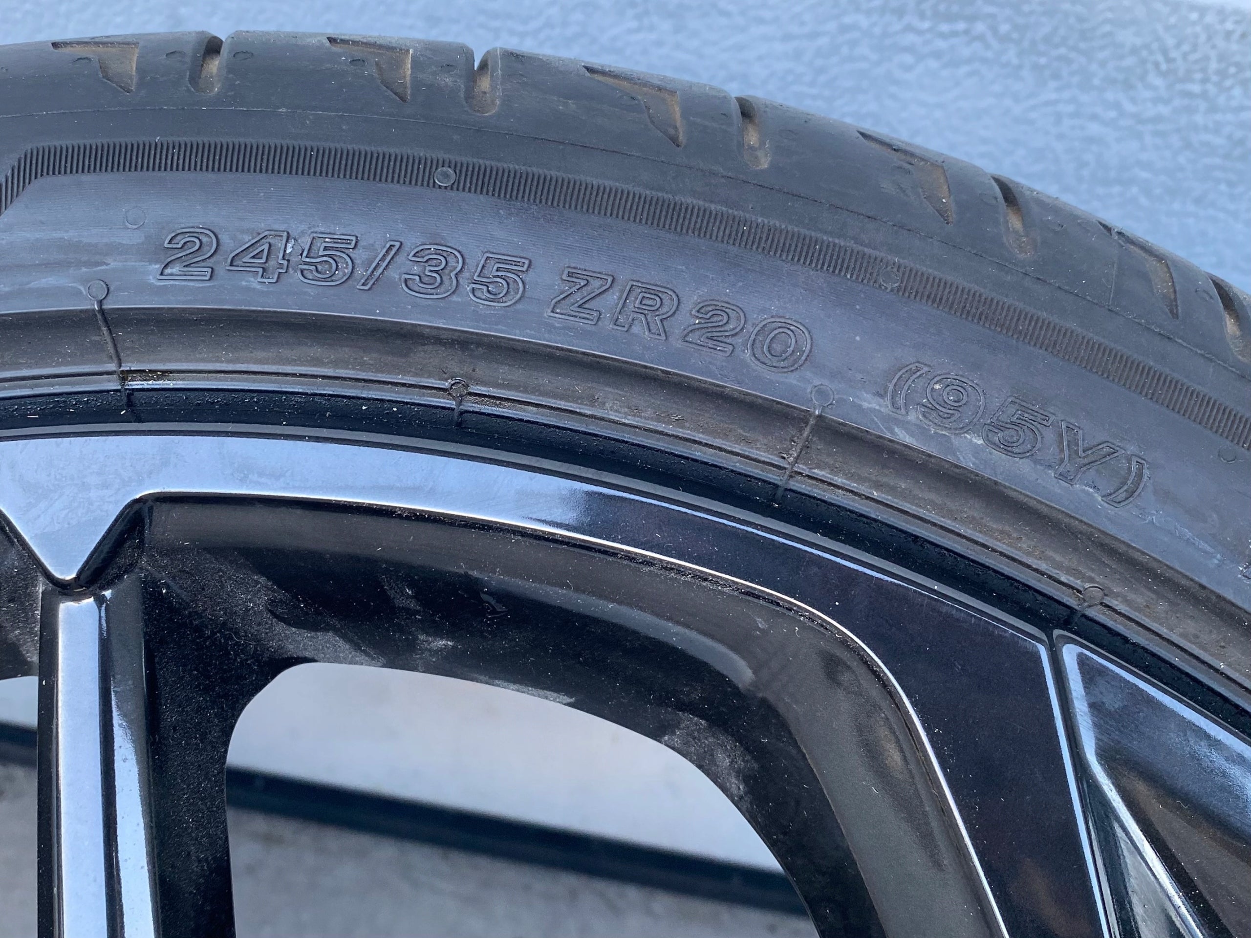 Maserati MC20 Black Wheel 20 inch set with tires, OEM, Part number: