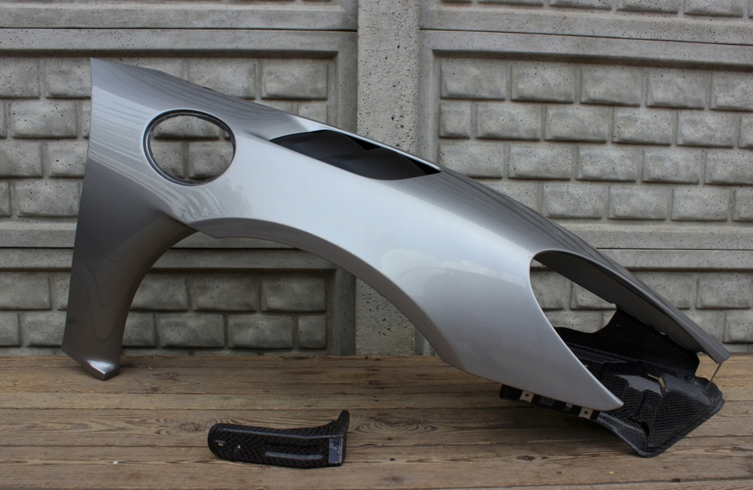 Porsche GT4RS Fender RH OEM, part number: 9GT821104
