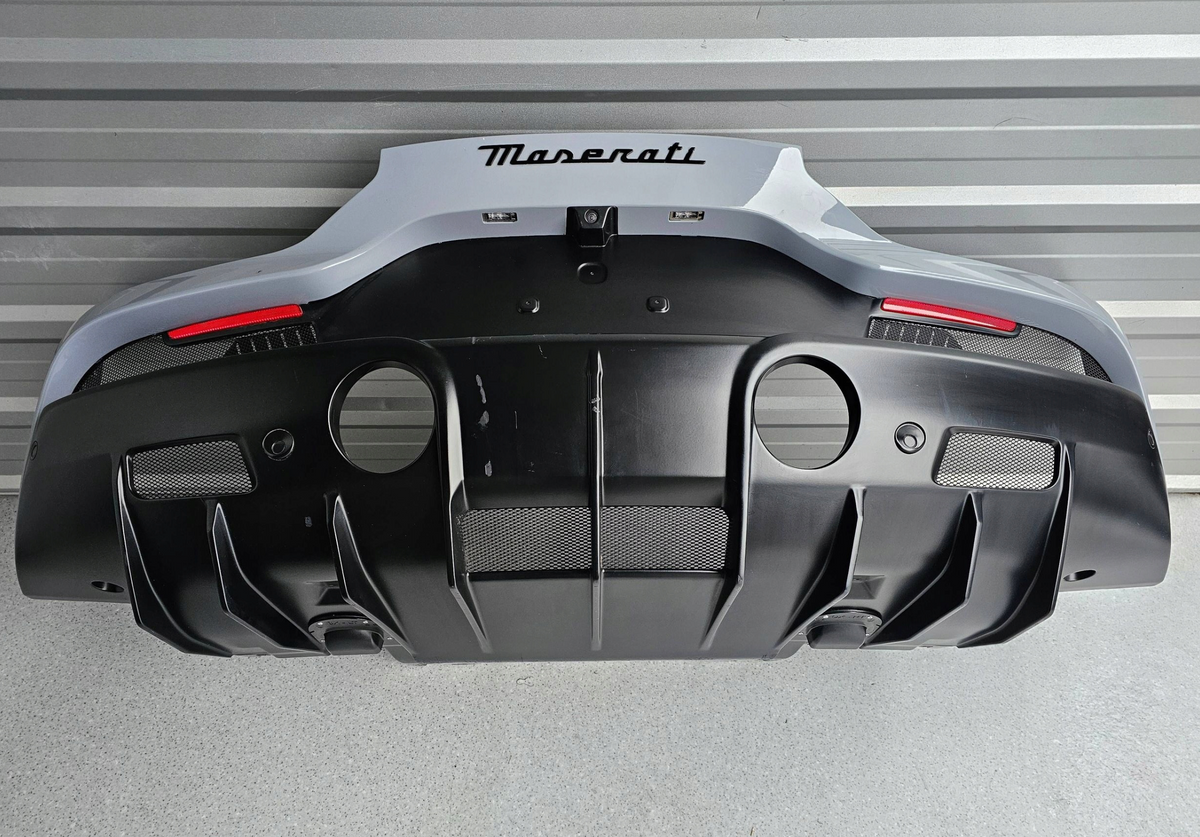 Maserati MC20 GT2 Rear Bumper and diffuser, OEM, Part number: 067031391400