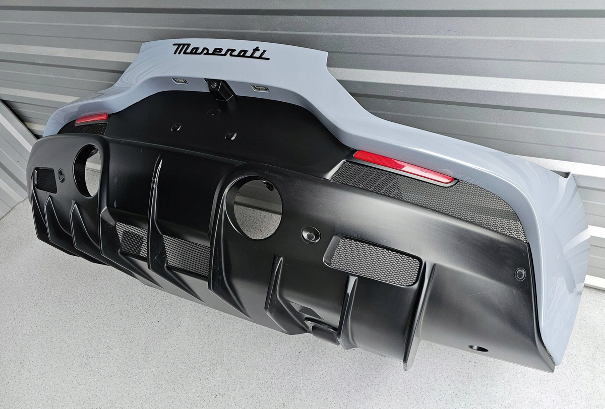 Maserati MC20 GT2 Rear Bumper and diffuser, OEM, Part number: 067031391400