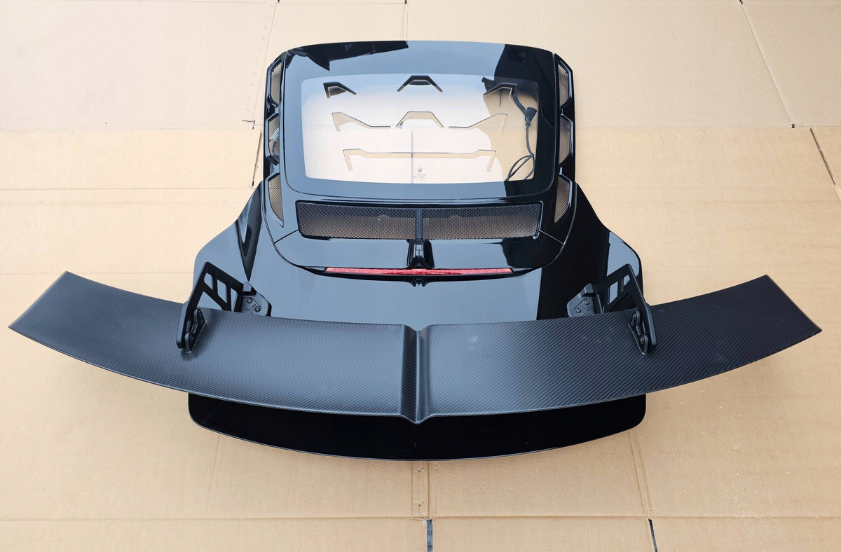Maserati MC20 GT2 Rear trunk lid with spoiler carbon, OEM, Part number: