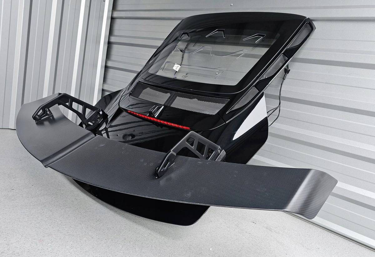 Maserati MC20 GT2 Rear trunk lid with spoiler carbon, OEM, Part number: