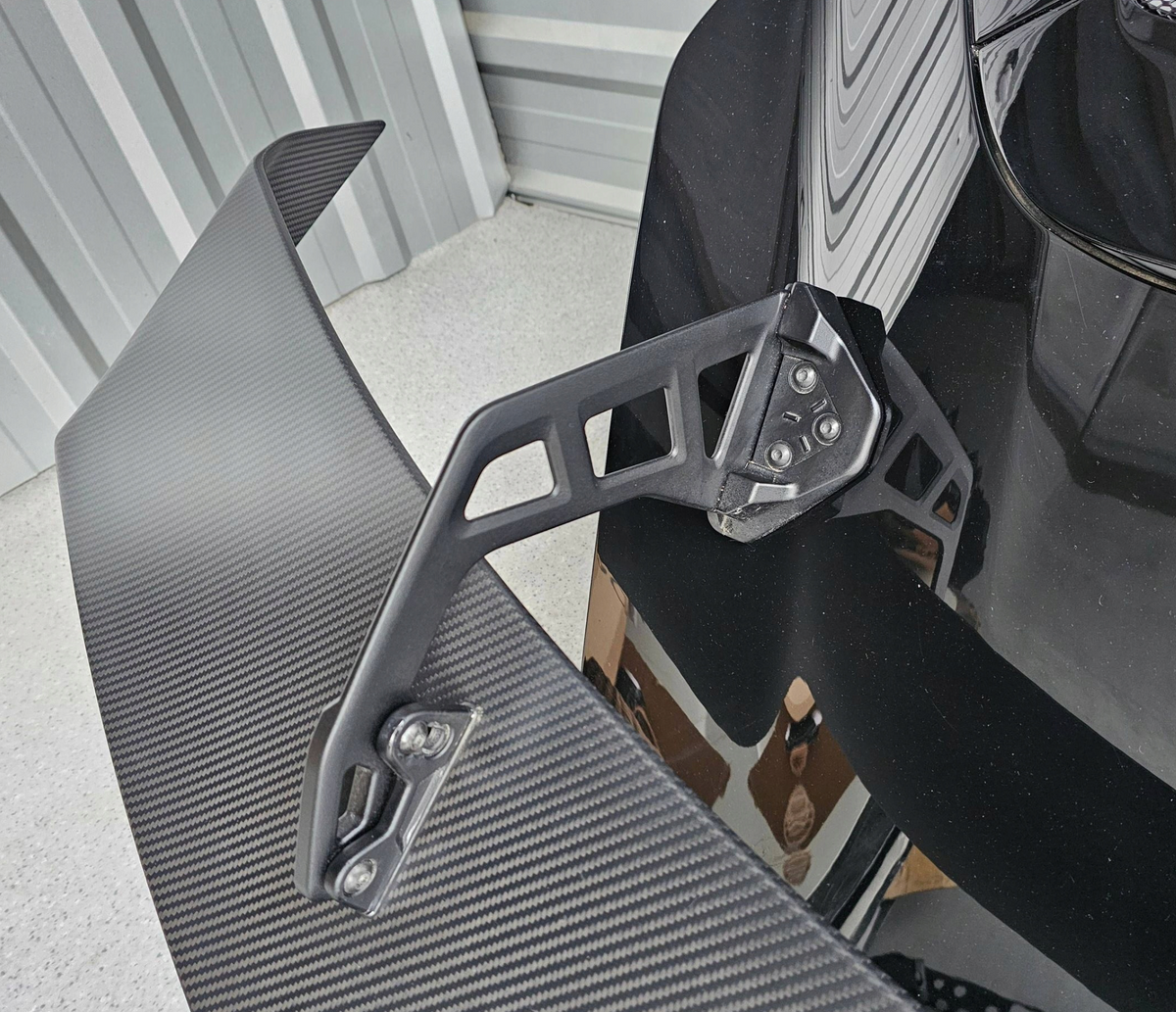 Maserati MC20 GT2 Rear trunk lid with spoiler carbon, OEM, Part number: