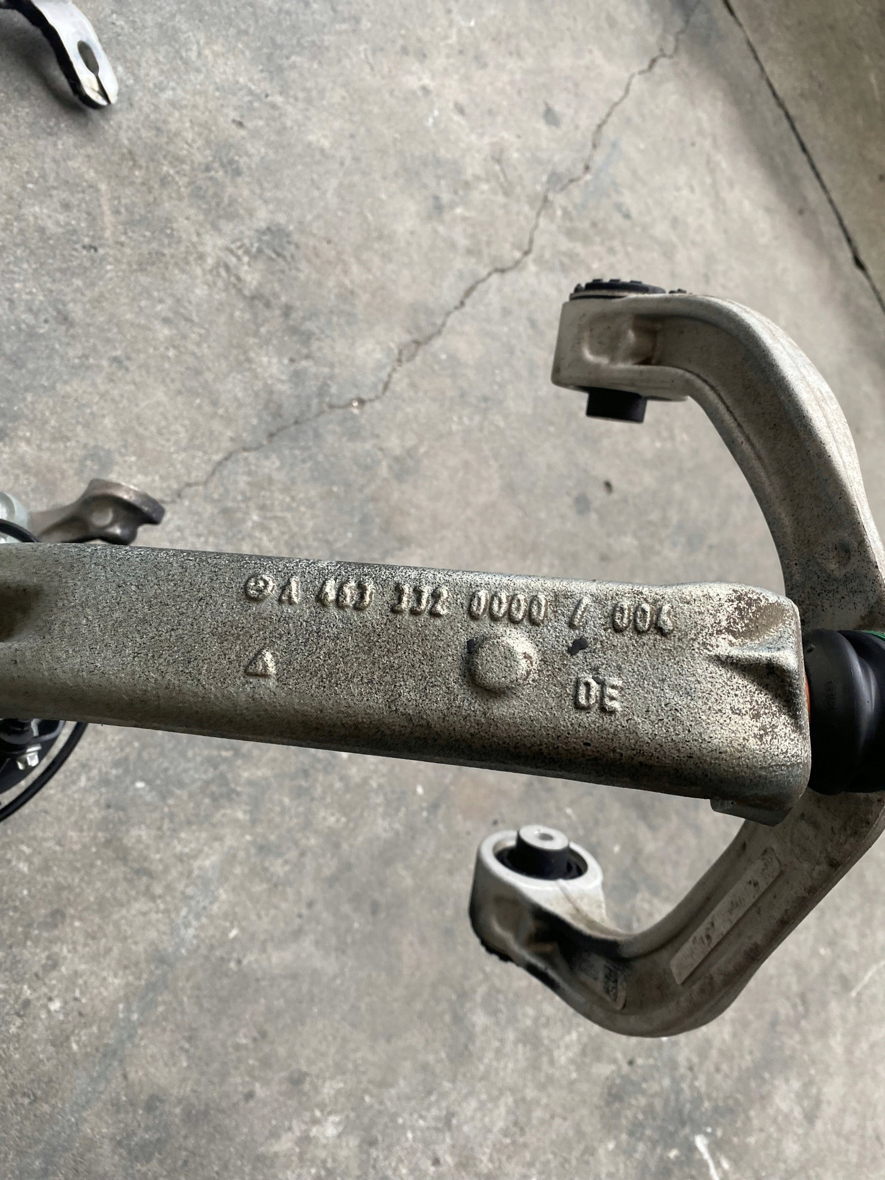 Mercedes Benz G W463/4 W464 G63 AMG LH Front control arms, OEM, part number: A4633320000
