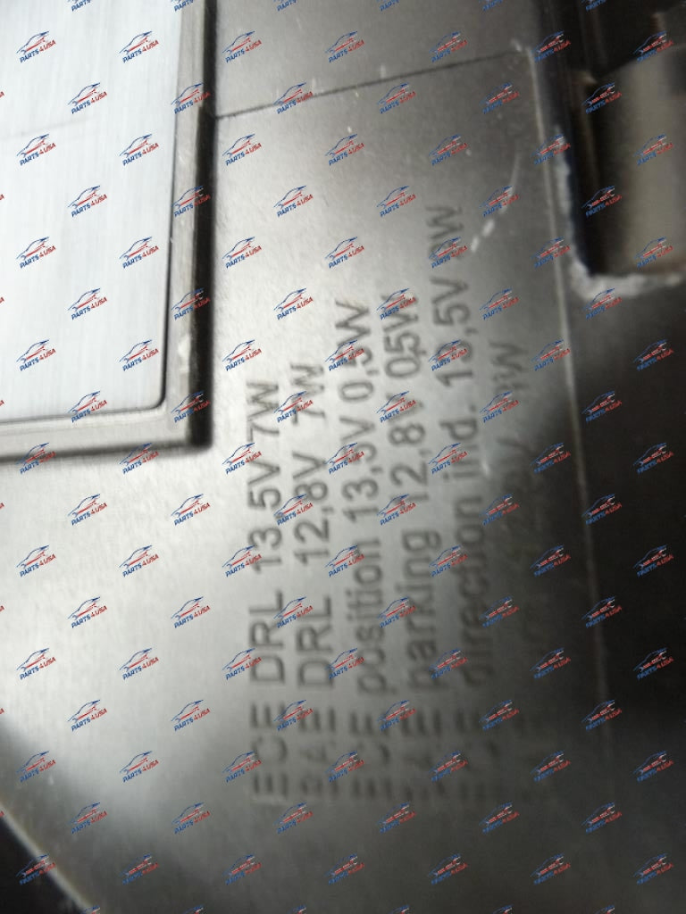 Bentley Bentayga Turn Signal Light Right Side Part Number: 36A953042D