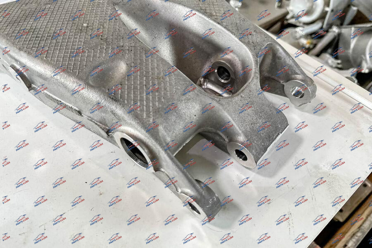 Ferrari 458 Italia spider rear lower arm LH OEM Part number: 305679 - Lower arm