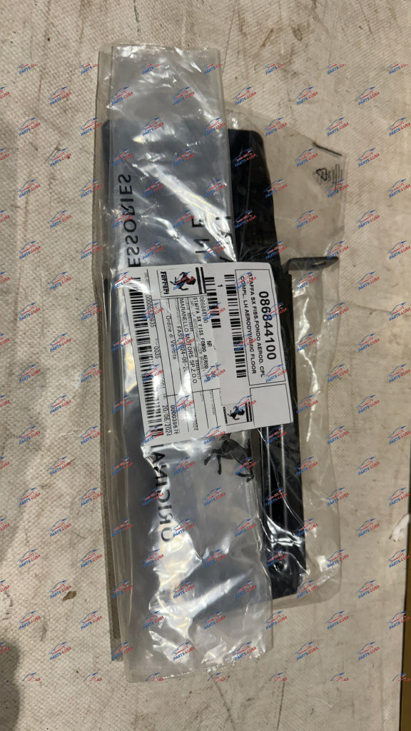 Ferrari 488 F8 Complete aerodynamic floor bracket LH OEM Part number: 86844100 - Bracket