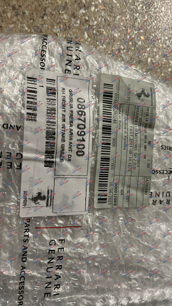 Ferrari 488 Front Bumper Grill Mesh L + R Part Number: 86709100