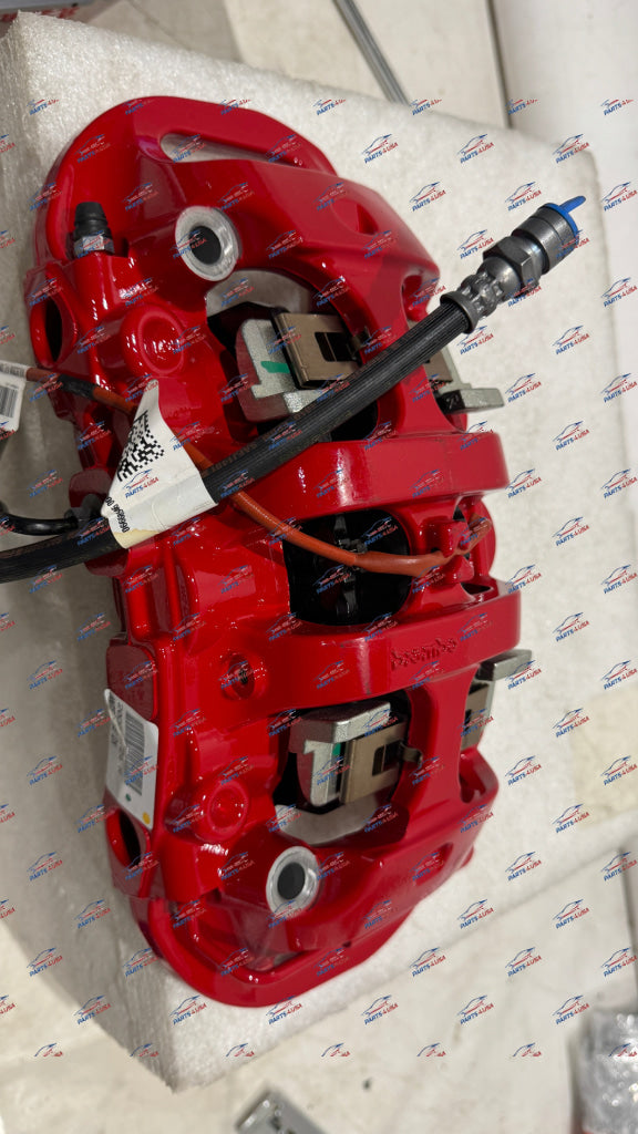 Ferrari 488 GTB Spider Front RH Caliper with pads RED OEM Part number: 328375 - Caliper with pads
