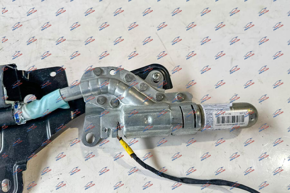 Ferrari California Airbag door RH OEM Part number: 80315000 - Airbags