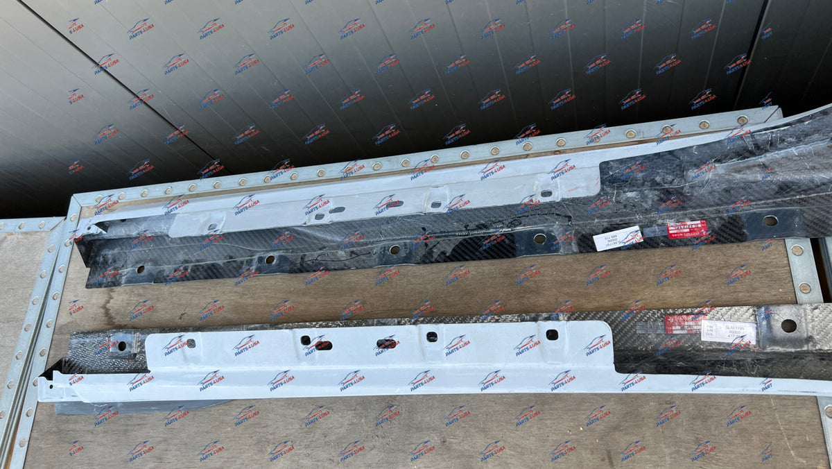 Ferrari F8 Tributo Side Skirt Carbon Fiber Part Number: 985881796