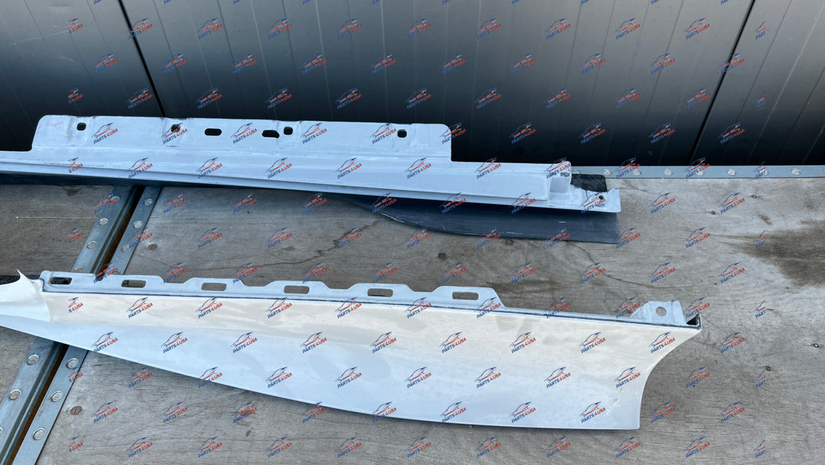 Ferrari F8 Tributo Side Skirt Carbon Fiber Part Number: 985881796