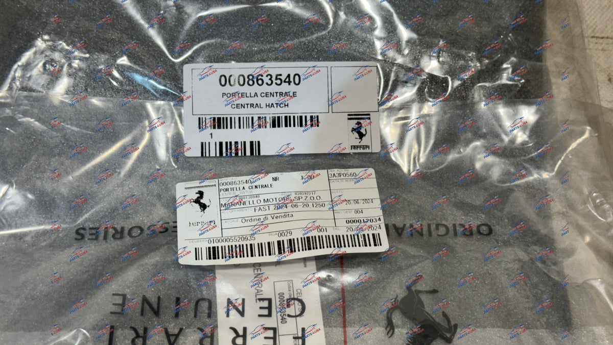 Ferrari F8 Tributo / spider Central hatch rear diffuser OEM Part number: 863540 - Central hatch