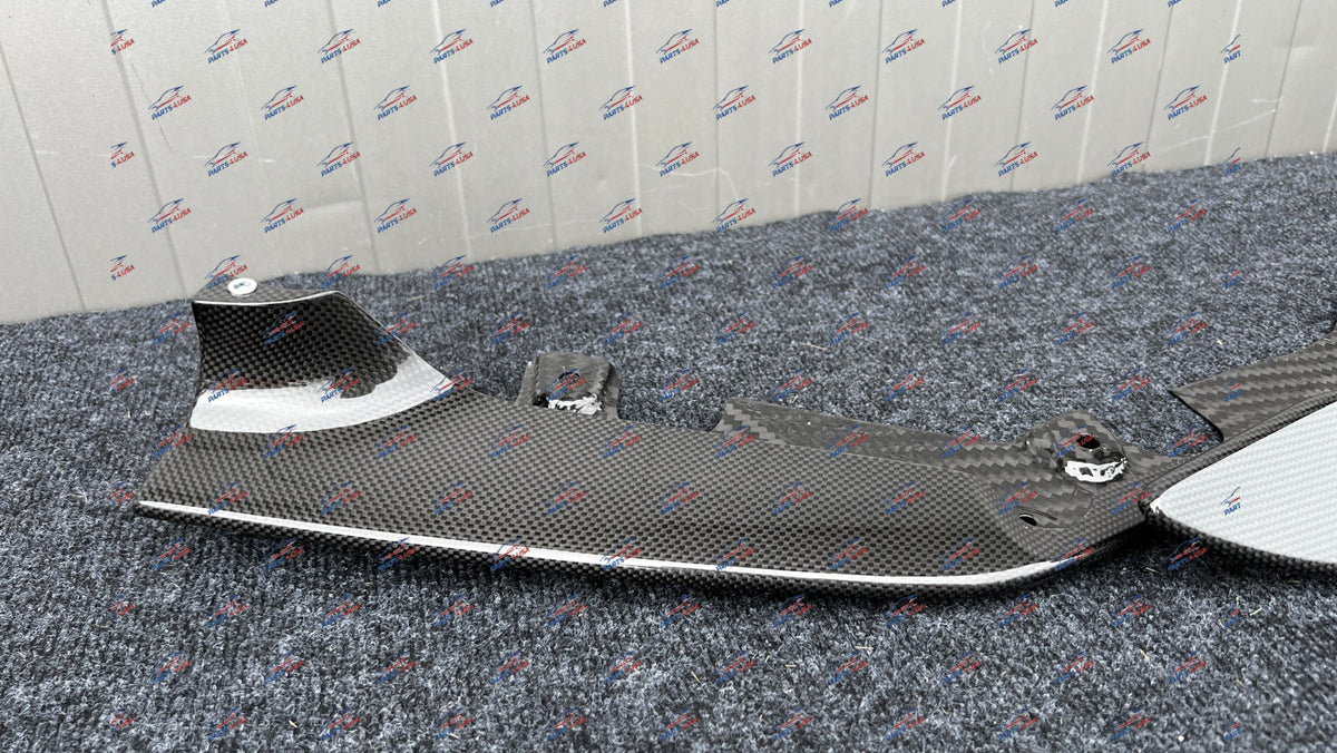 Ferrari PISTA RH Lateral spoiler carbon OEM Part number: 824298 - Carbon fiber front lip