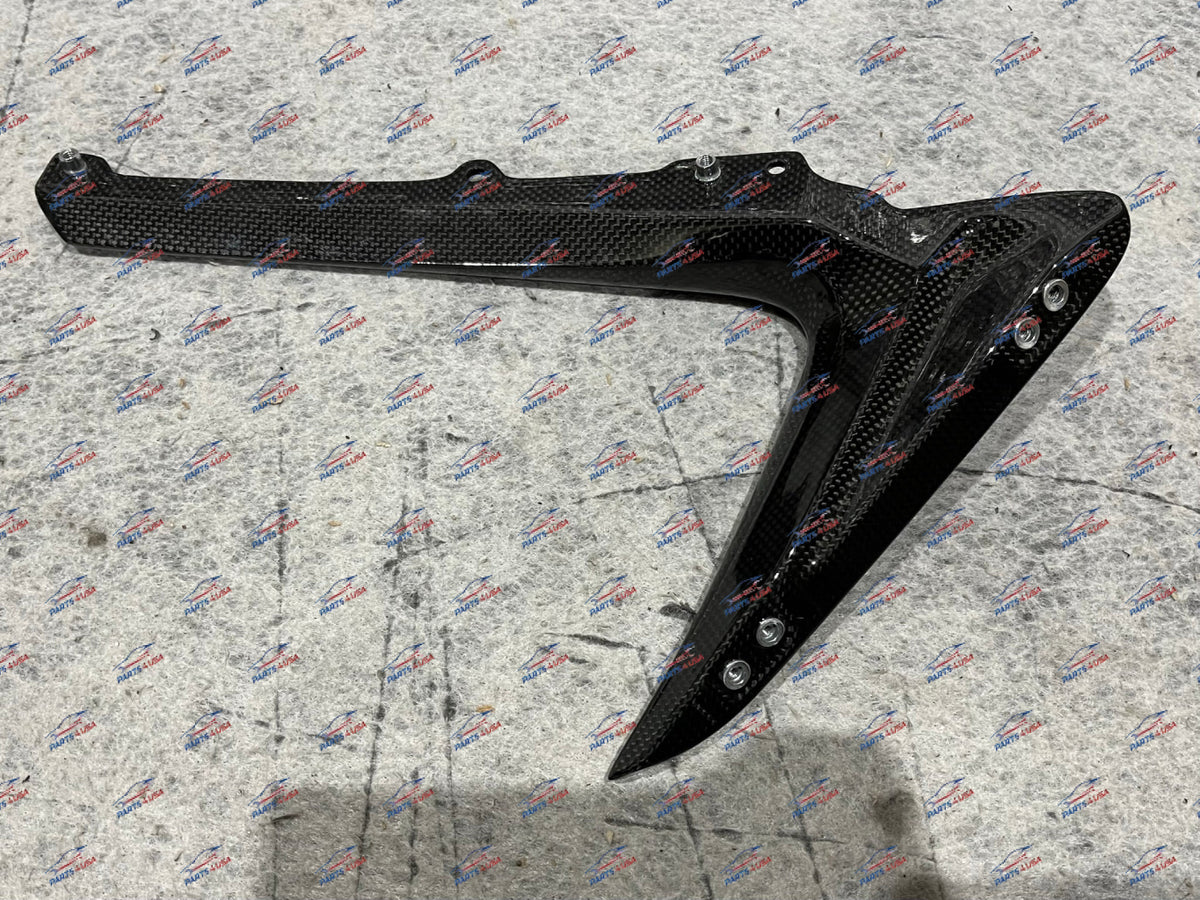 Ferrari Pista Rh Lateral Under-Chin Element Carbon Part Number: 807968 Bumper